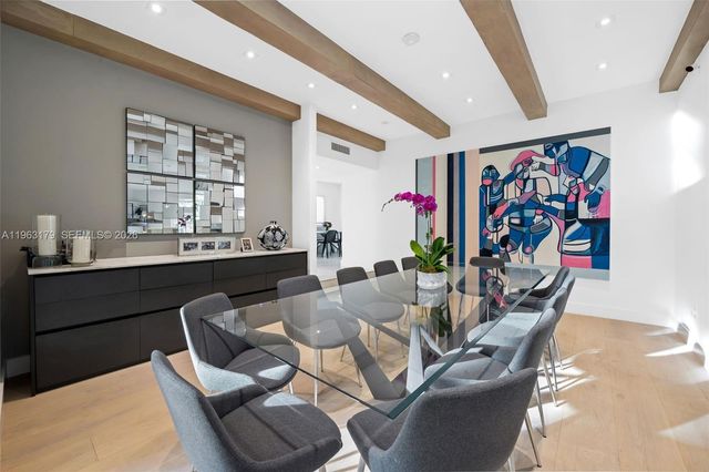 1961 S Oak Haven Cir, Miami, FL 33179