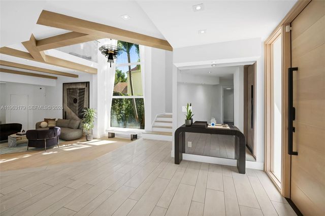 1961 S Oak Haven Cir, Miami, FL 33179