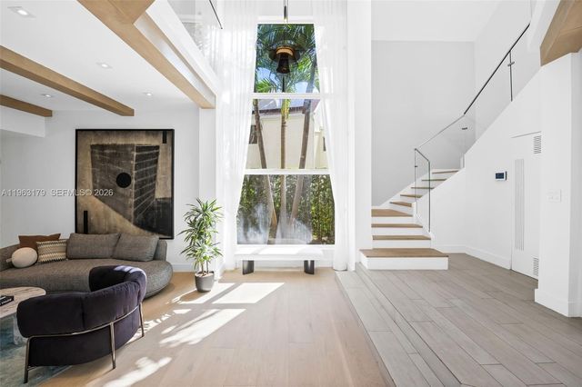 1961 S Oak Haven Cir, Miami, FL 33179