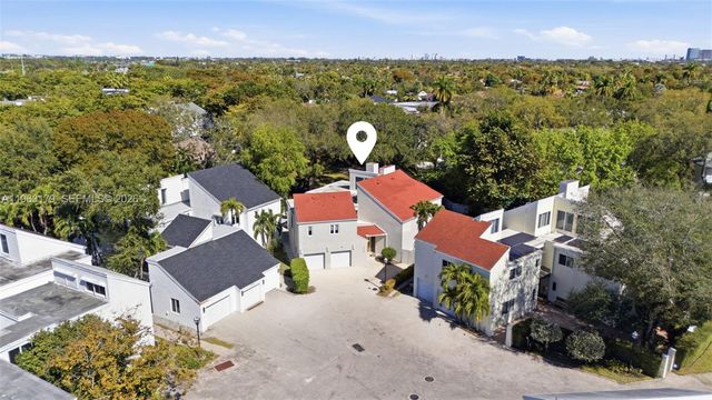 1961 S Oak Haven Cir, Miami, FL 33179