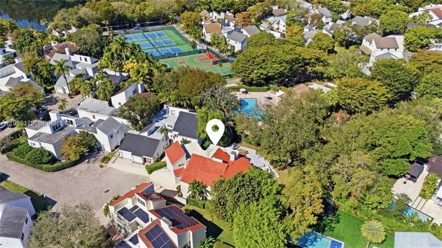 1961 S Oak Haven Cir, Miami, FL 33179