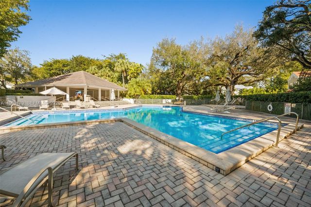 1961 S Oak Haven Cir, Miami, FL 33179