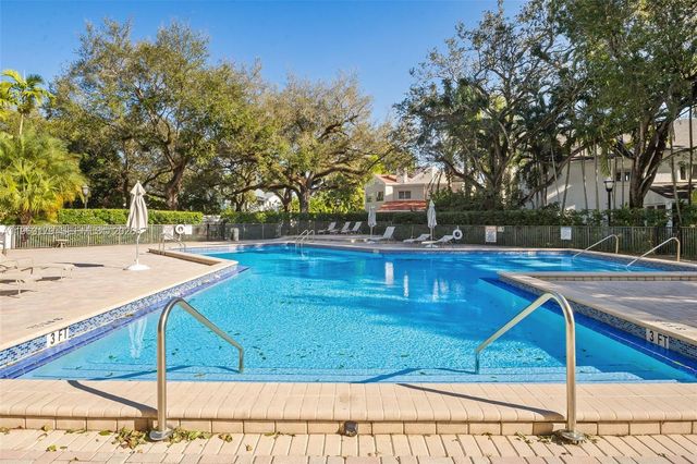 1961 S Oak Haven Cir, Miami, FL 33179