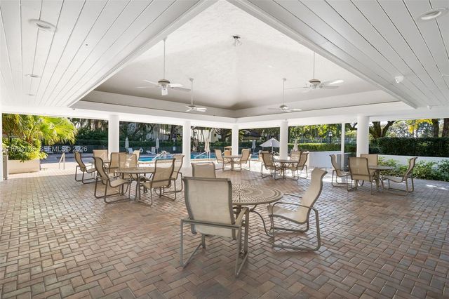 1961 S Oak Haven Cir, Miami, FL 33179