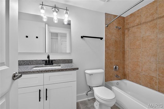 5630 Pershing Avenue 37, St Louis, MO 63112