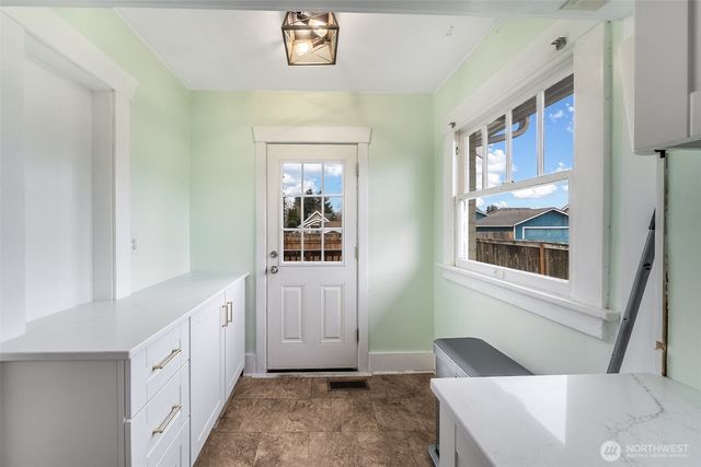 413 2nd Street NE, Puyallup, WA 98372