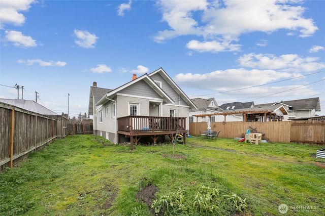 413 2nd Street NE, Puyallup, WA 98372