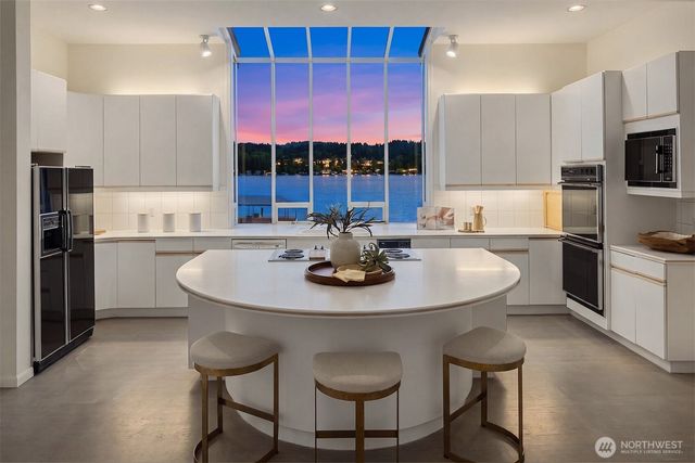 5412 96th Avenue SE, Mercer Island, WA 98040