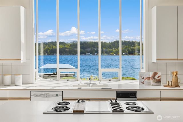 5412 96th Avenue SE, Mercer Island, WA 98040