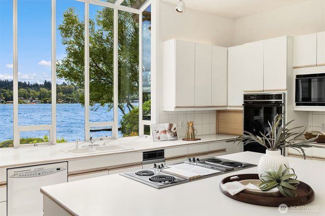 5412 96th Avenue SE, Mercer Island, WA 98040