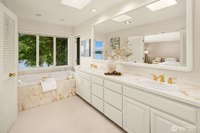 5412 96th Avenue SE, Mercer Island, WA 98040