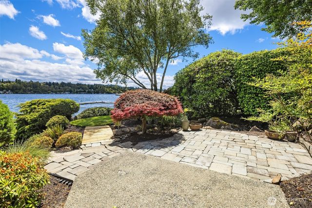 5412 96th Avenue SE, Mercer Island, WA 98040