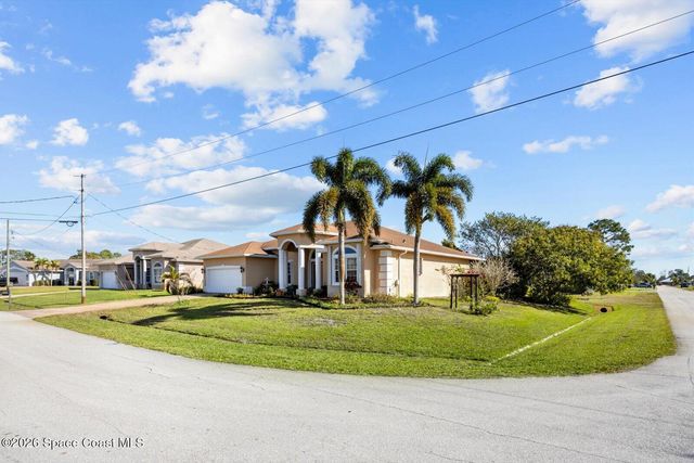 111 SW Ladybug Drive, Port St. Lucie, FL 34953