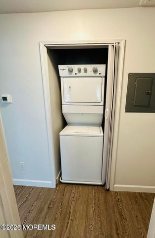 76 Des Moines Court, Tinton Falls, NJ 07712