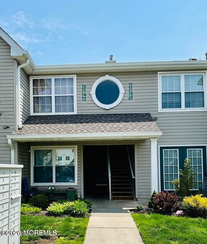 76 Des Moines Court, Tinton Falls, NJ 07712