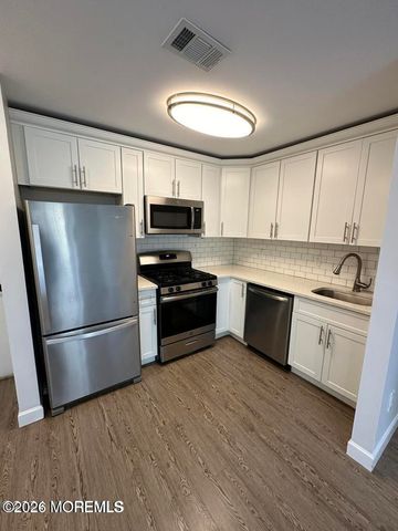 76 Des Moines Court, Tinton Falls, NJ 07712