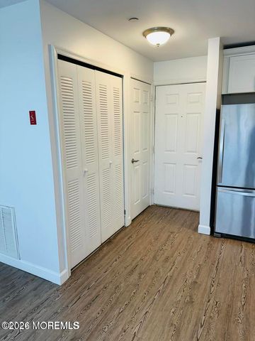 76 Des Moines Court, Tinton Falls, NJ 07712