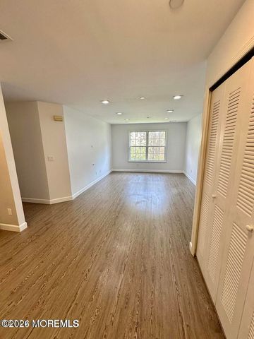 76 Des Moines Court, Tinton Falls, NJ 07712