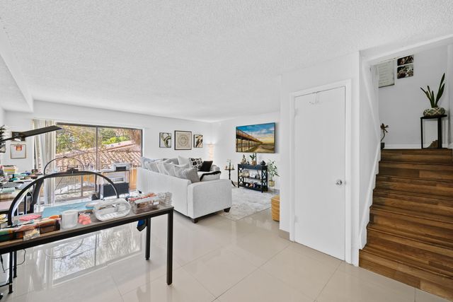 3750 NW 115th Way 9-1, Coral Springs, FL 33065