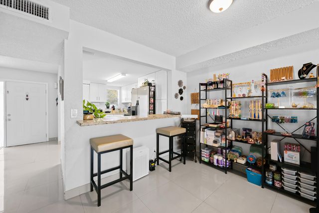 3750 NW 115th Way 9-1, Coral Springs, FL 33065