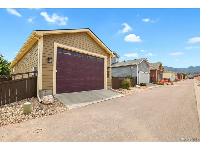 1530 Gold Hill Mesa Dr, Colorado Springs, CO 80905