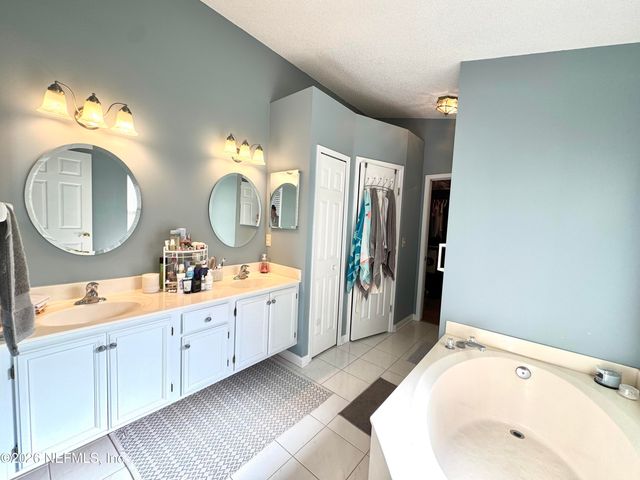 421 CHICOPEE Court, Jacksonville, FL 32259