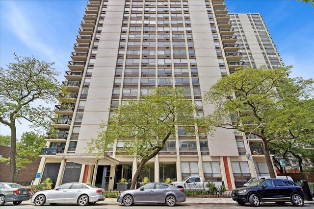 1355 N Sandburg Terrace 706D, Chicago, IL 60610