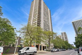 1355 N Sandburg Terrace 706D, Chicago, IL 60610