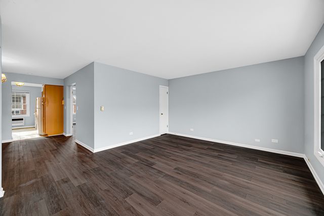 1501 Plymouth Place 2W, Glenview, IL 60025