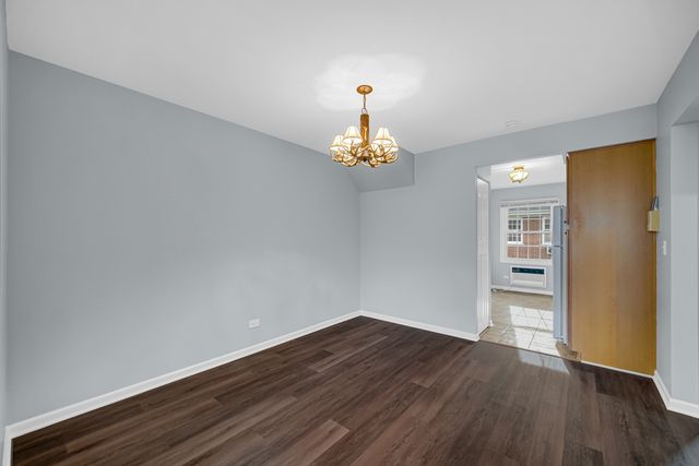 1501 Plymouth Place 2W, Glenview, IL 60025