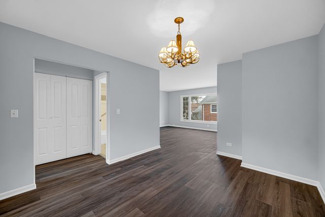 1501 Plymouth Place 2W, Glenview, IL 60025