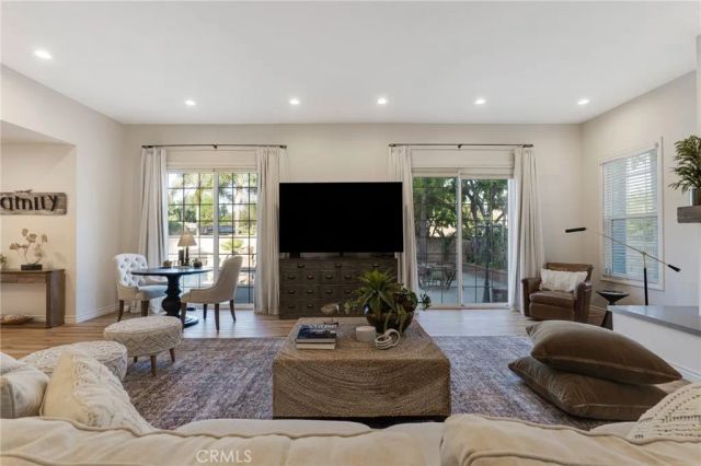 10238 Tunney, Northridge, CA 91324