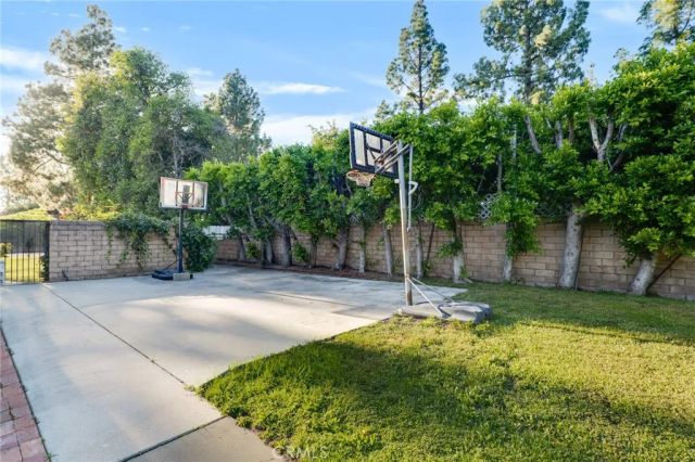 10238 Tunney, Northridge, CA 91324