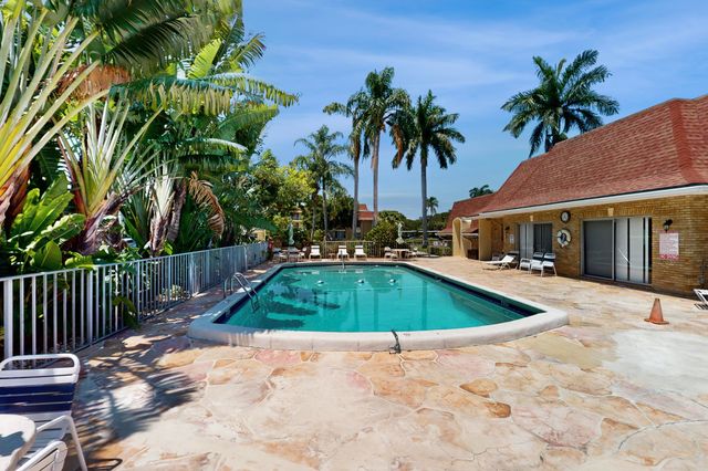 5540 Tamberlane Circle 121, Palm Beach Gardens, FL 33418