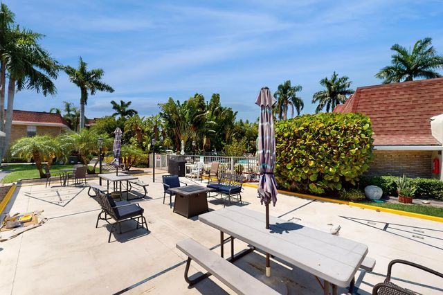 5540 Tamberlane Circle 121, Palm Beach Gardens, FL 33418