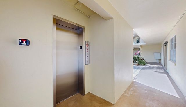 5540 Tamberlane Circle 121, Palm Beach Gardens, FL 33418