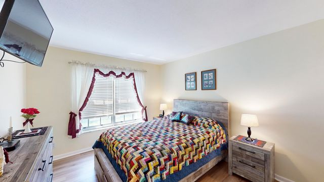 5540 Tamberlane Circle 121, Palm Beach Gardens, FL 33418