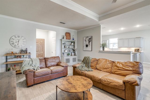 2122 Deerwood Court, Weatherford, TX 76087