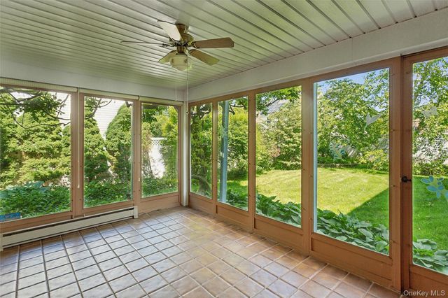 621 Oxford Street, Westbury, NY 11590