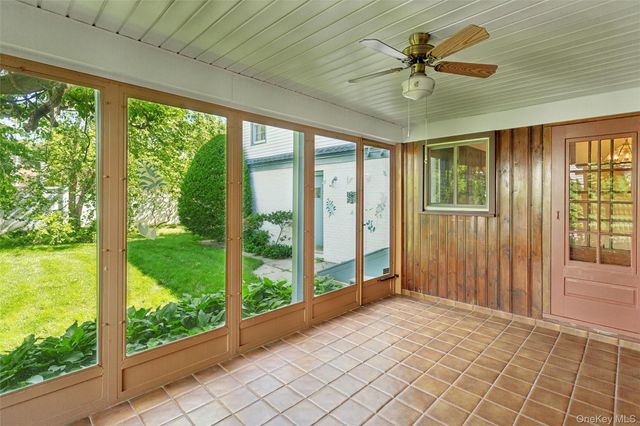 621 Oxford Street, Westbury, NY 11590