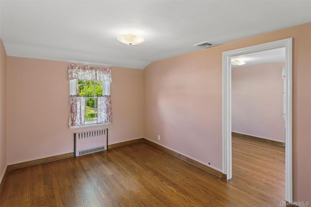 621 Oxford Street, Westbury, NY 11590