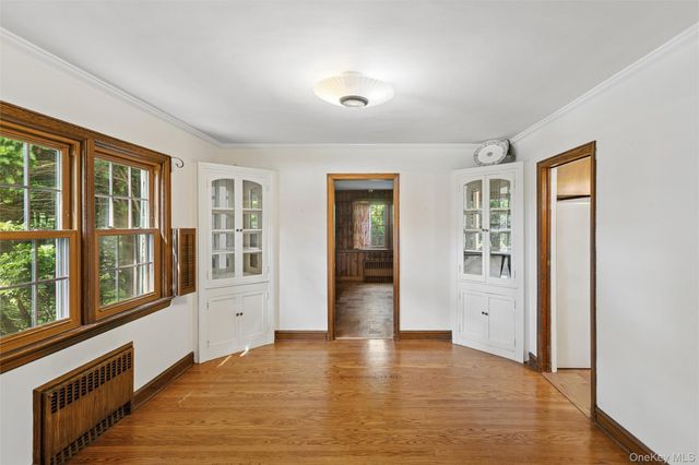 621 Oxford Street, Westbury, NY 11590