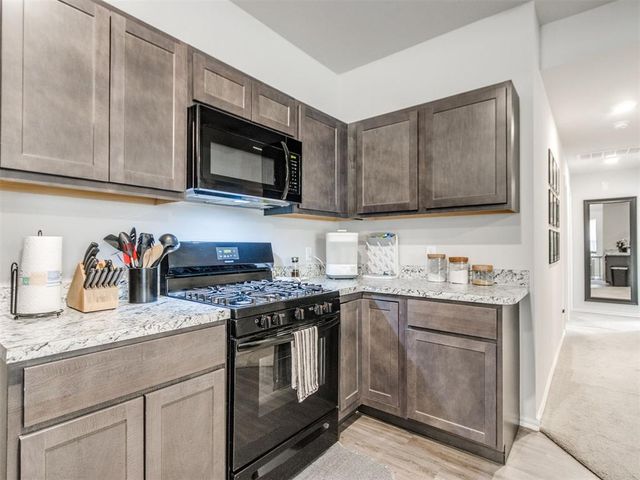 823 Highgarden Circle, Noble, OK 73068