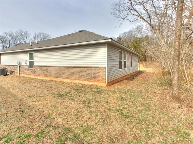 823 Highgarden Circle, Noble, OK 73068