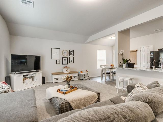 823 Highgarden Circle, Noble, OK 73068