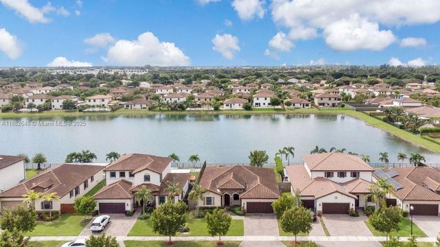 2460 SE 1st St, Homestead, FL 33033