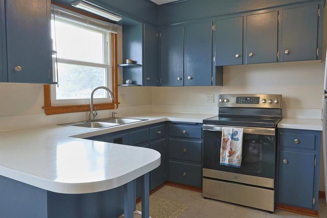402 Frost Woods Road, Monona, WI 53716