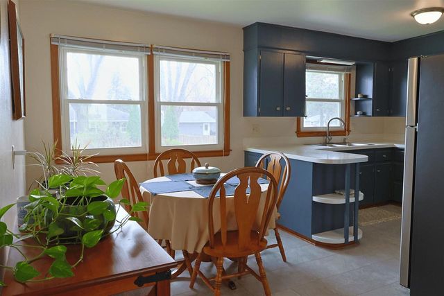 402 Frost Woods Road, Monona, WI 53716