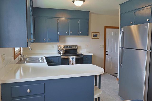 402 Frost Woods Road, Monona, WI 53716