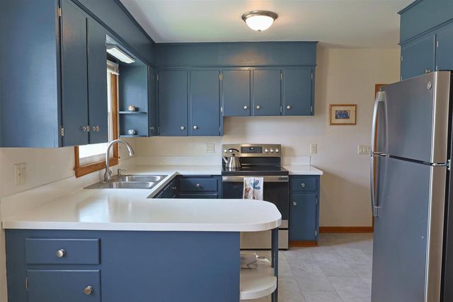 402 Frost Woods Road, Monona, WI 53716